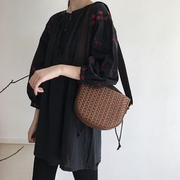 转角1号精品女装店 秋季新风尚，韩版娃娃裙演绎温柔浪漫